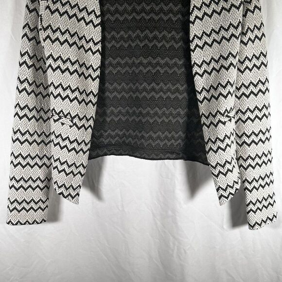 Maurices Cardigan Women's Small White Black Print Open Front Long Sleeve - Picture 3 of 9